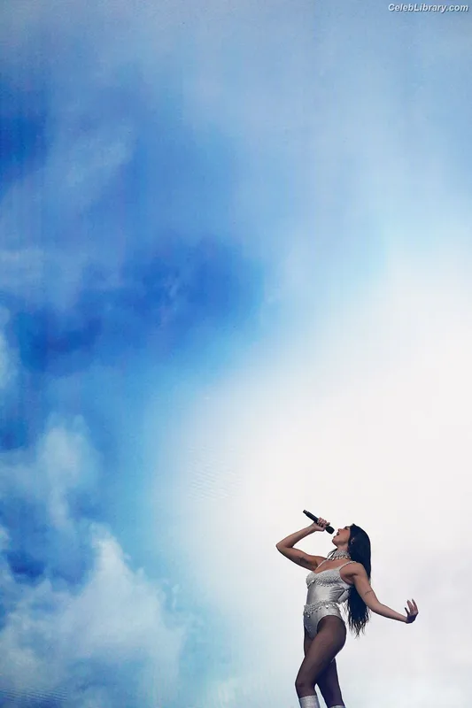 Dua Lipa photo 14 of 7804
