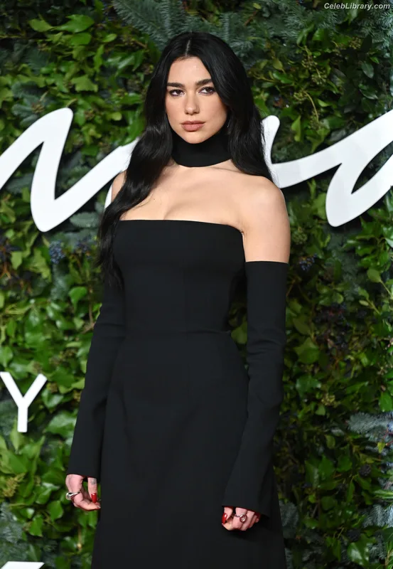 Dua Lipa photo 21 of 7804