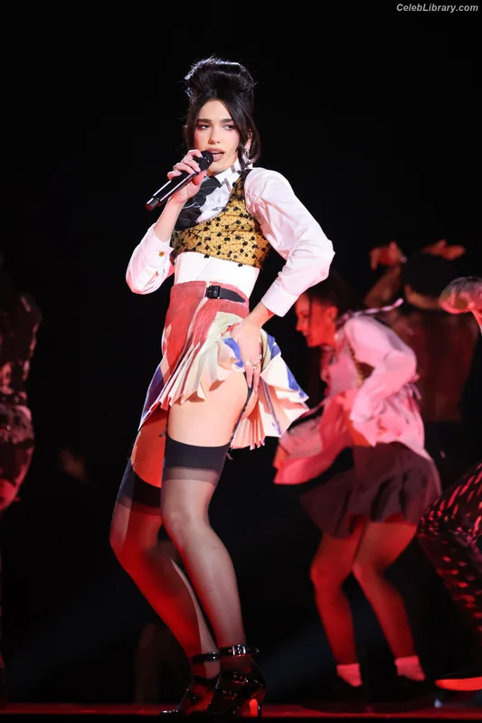 Dua Lipa photo 8 of 7804