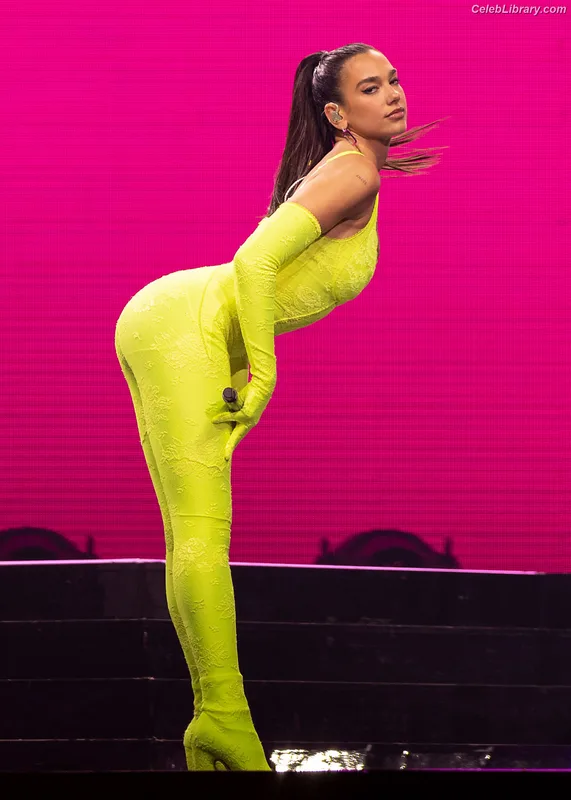 Dua Lipa photo 16 of 7804