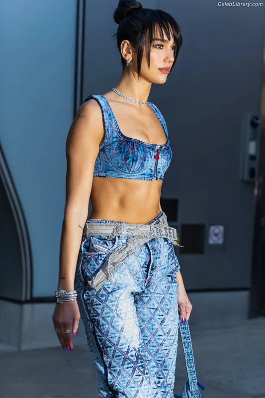 Dua Lipa photo 20 of 7804