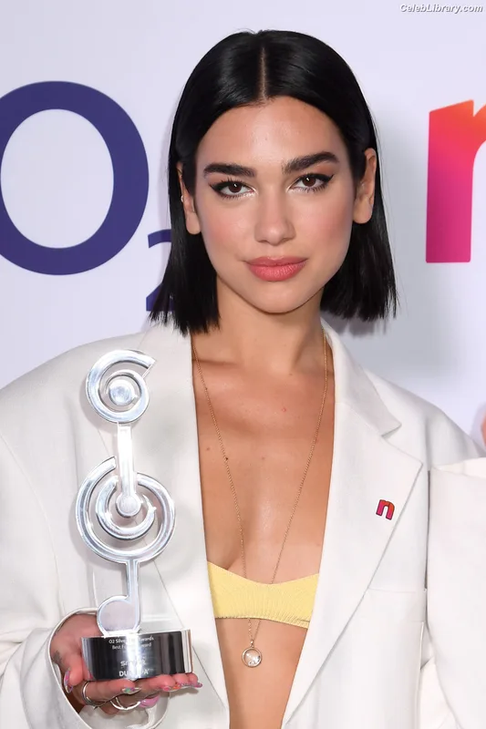 Dua Lipa photo 17 of 7804