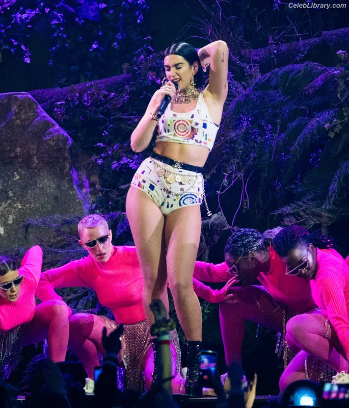 Dua Lipa photo 7 of 7804