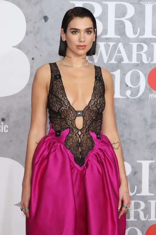 Dua Lipa photo 11 of 7804
