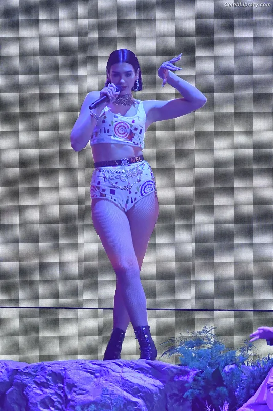 Dua Lipa photo 17 of 7804