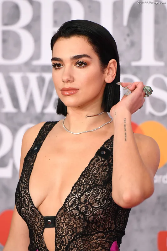 Dua Lipa photo 19 of 7804