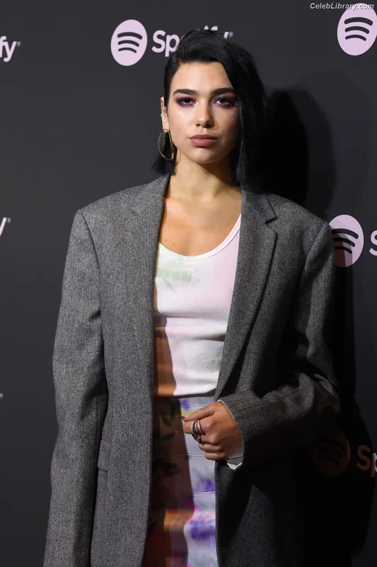 Dua Lipa photo 8 of 7804