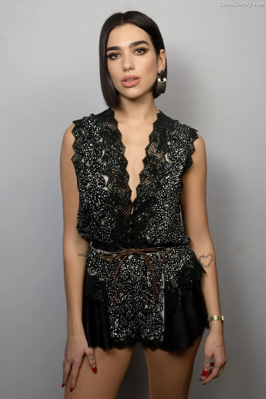 Dua Lipa photo 15 of 7804