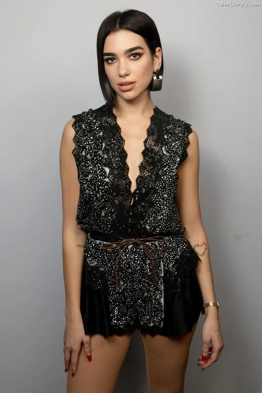 Dua Lipa photo 16 of 7804