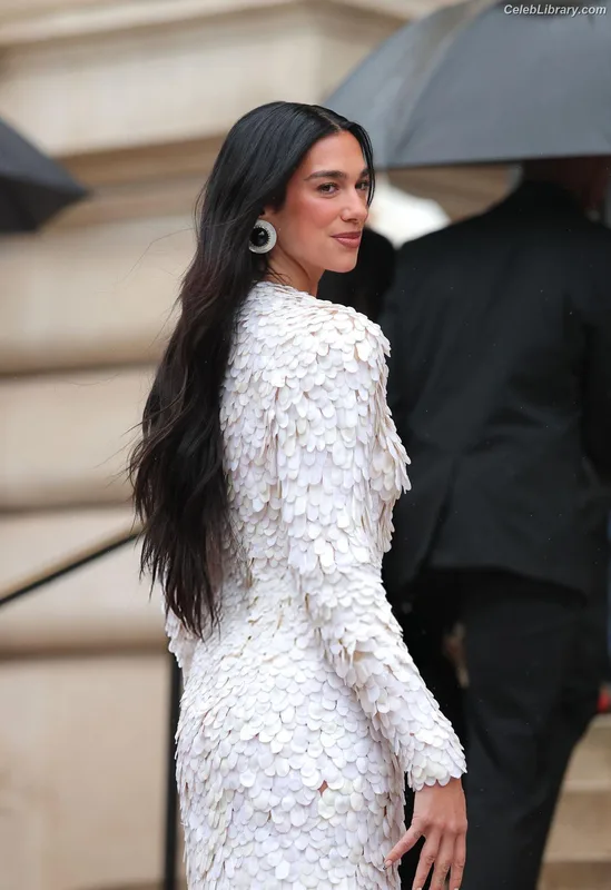 Dua Lipa photo 14 of 7804