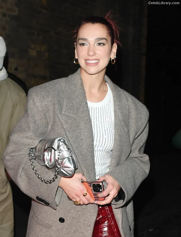 Dua Lipa photo 3 of 7804