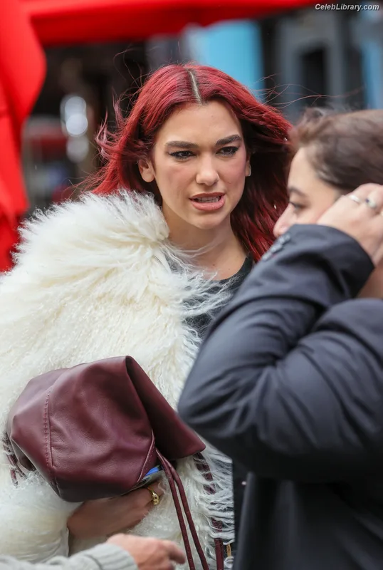 Dua Lipa photo 13 of 7804