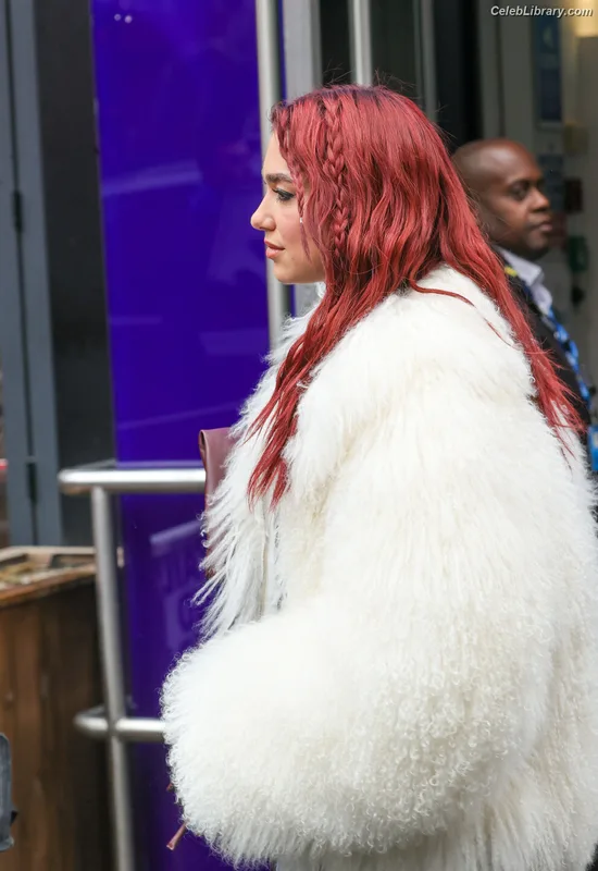Dua Lipa photo 16 of 7804
