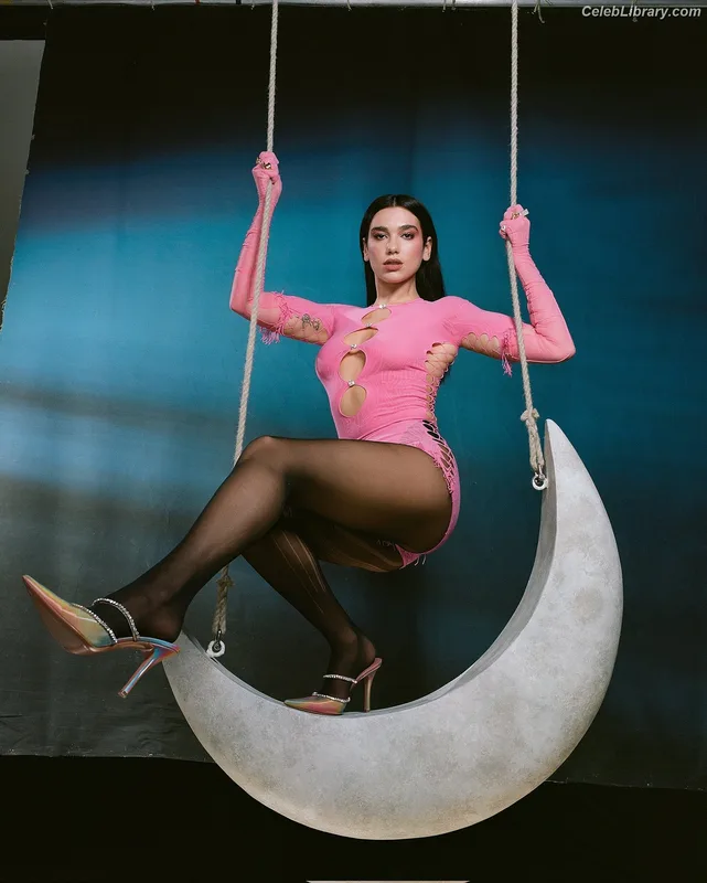 Dua Lipa photo 2 of 7804