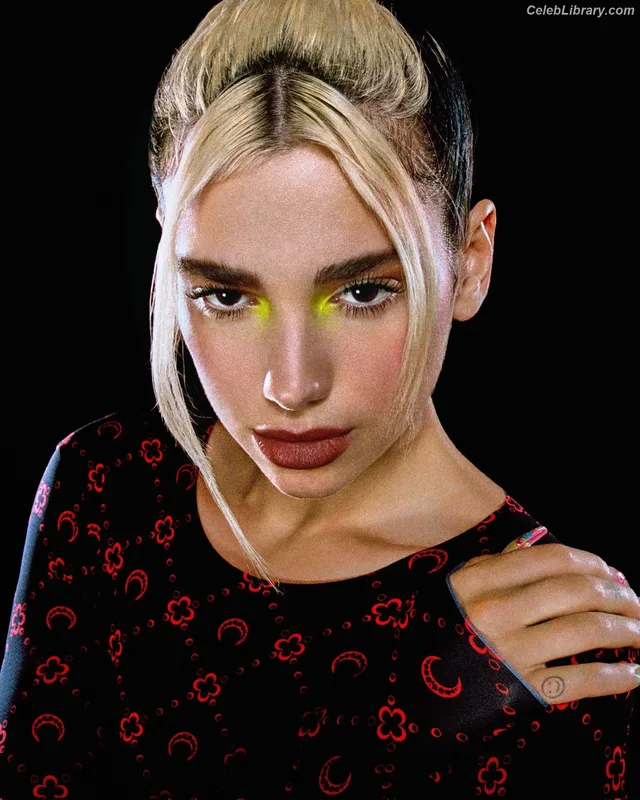 Dua Lipa photo 8 of 7804
