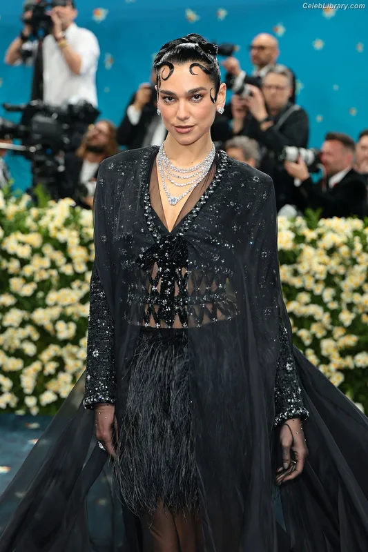 Dua Lipa photo 15 of 7804