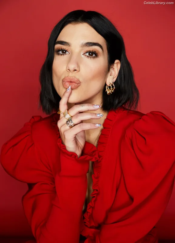 Dua Lipa photo 2 of 7804