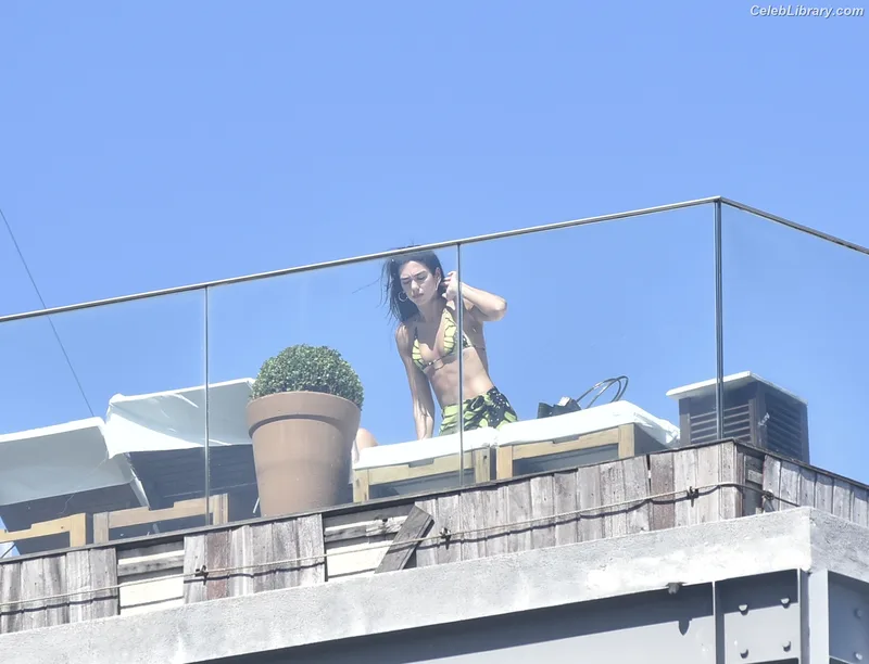 Dua Lipa photo 9 of 7804