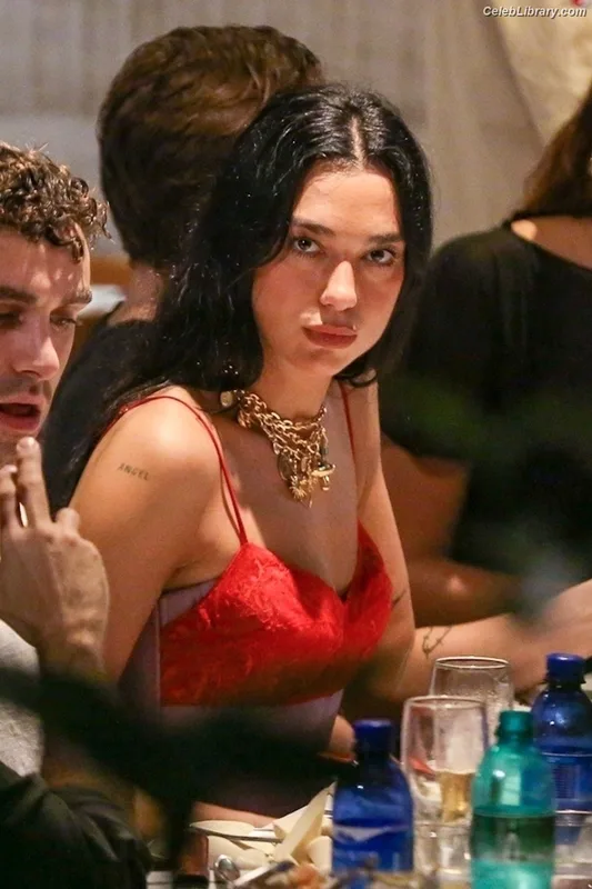 Dua Lipa photo 19 of 7804