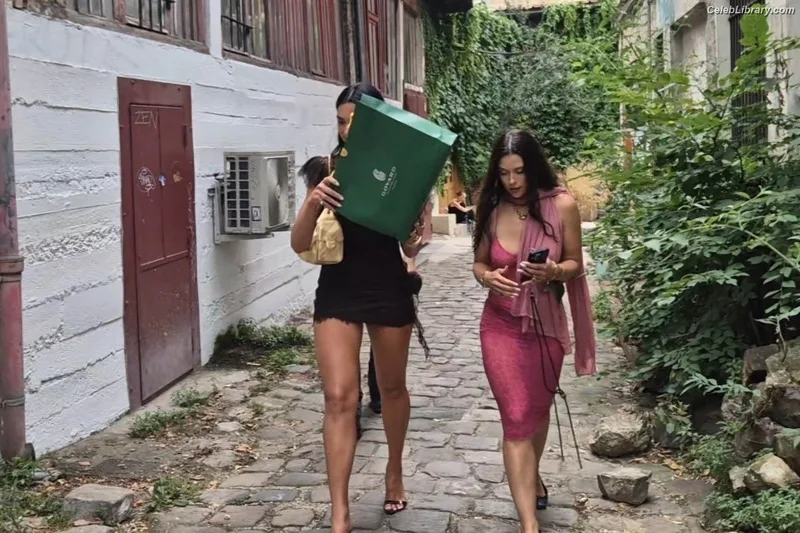 Dua Lipa photo 11 of 7804