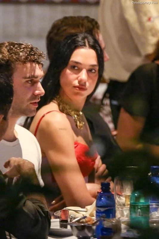 Dua Lipa photo 23 of 7804