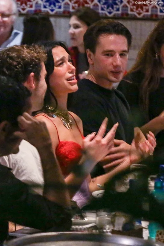 Dua Lipa photo 16 of 7804