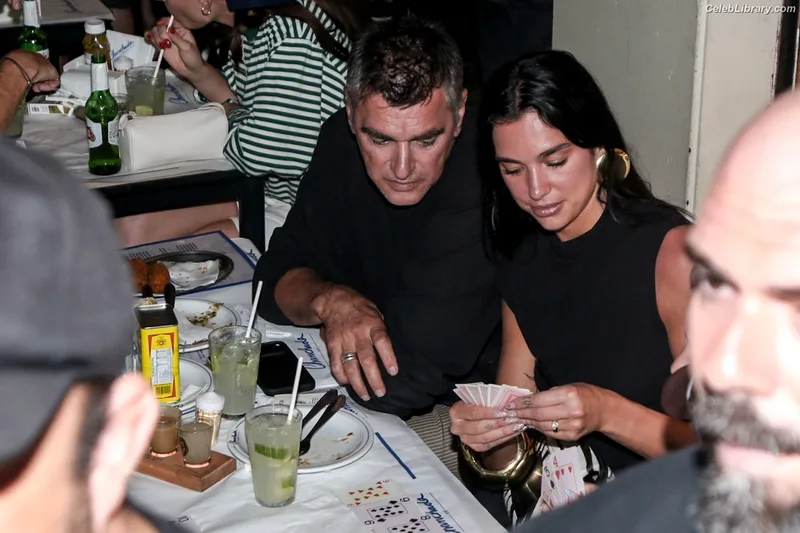 Dua Lipa photo 8 of 7804