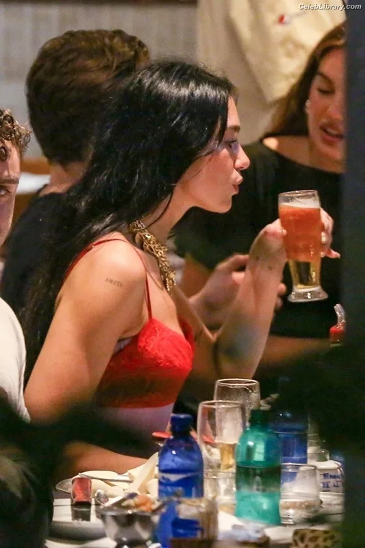 Dua Lipa photo 21 of 7804
