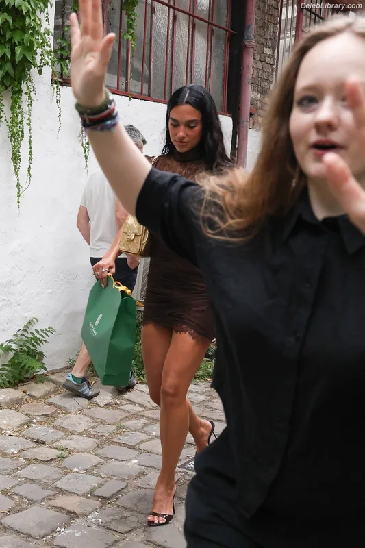 Dua Lipa photo 23 of 7804