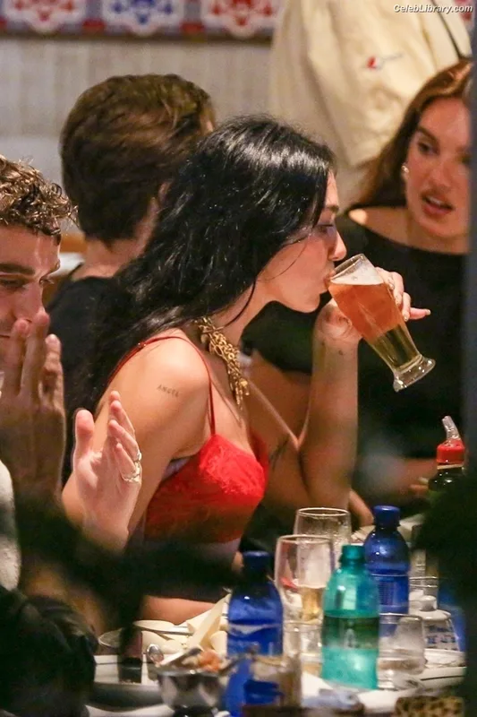 Dua Lipa photo 12 of 7804