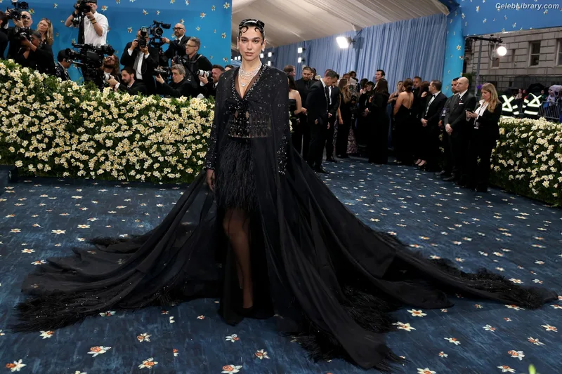 Dua Lipa photo 17 of 7804