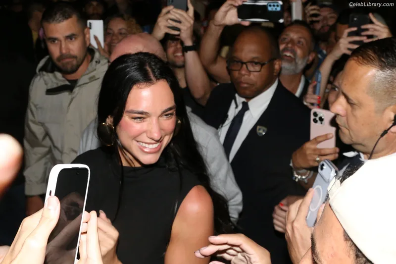 Dua Lipa photo 19 of 7804
