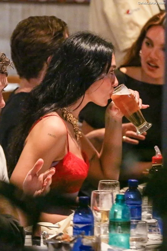 Dua Lipa photo 6 of 7804