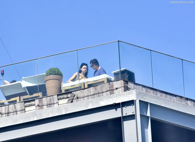 Dua Lipa photo 2 of 7804