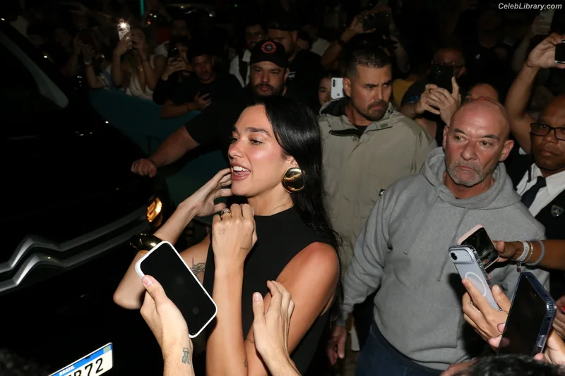Dua Lipa photo 10 of 7804