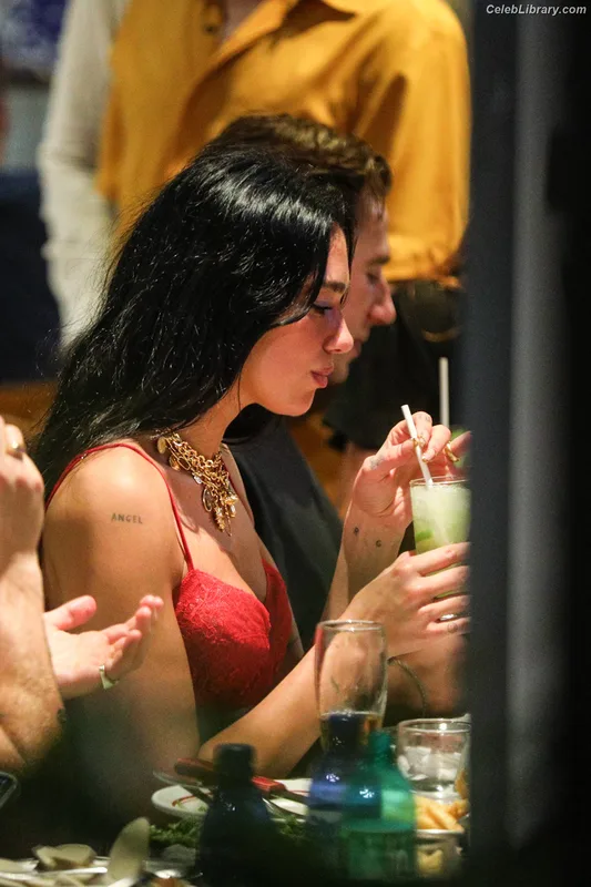 Dua Lipa photo 24 of 7804
