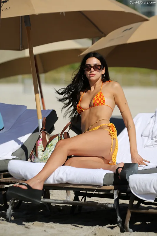 Dua Lipa photo 4 of 7804