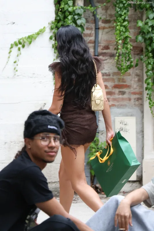 Dua Lipa photo 11 of 7804