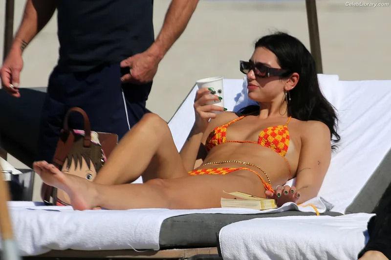 Dua Lipa photo 4 of 7804