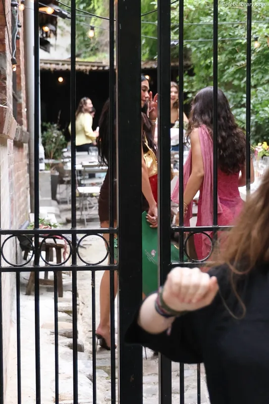 Dua Lipa photo 7 of 7804