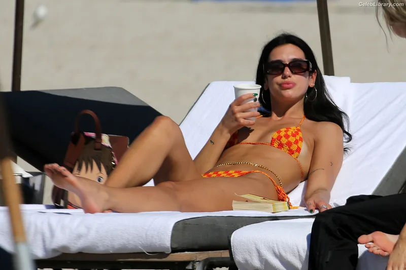 Dua Lipa photo 12 of 7804