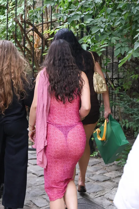Dua Lipa photo 14 of 7804