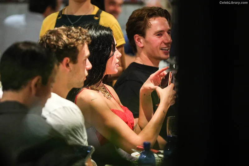 Dua Lipa photo 21 of 7804