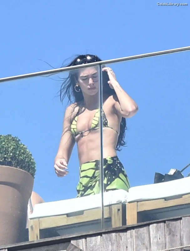 Dua Lipa photo 21 of 7804