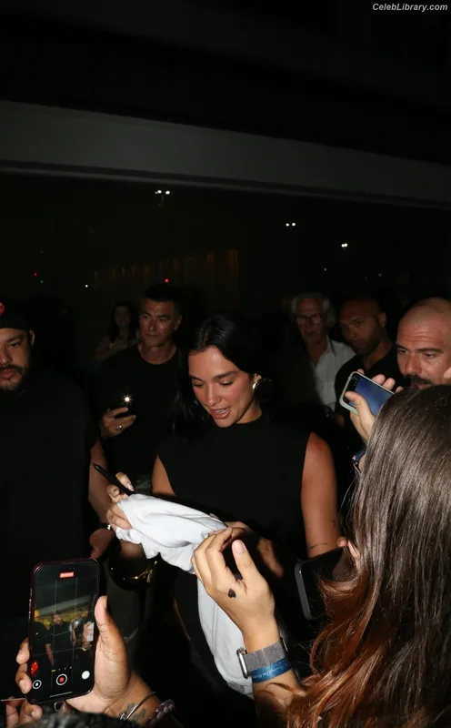 Dua Lipa photo 5 of 7804