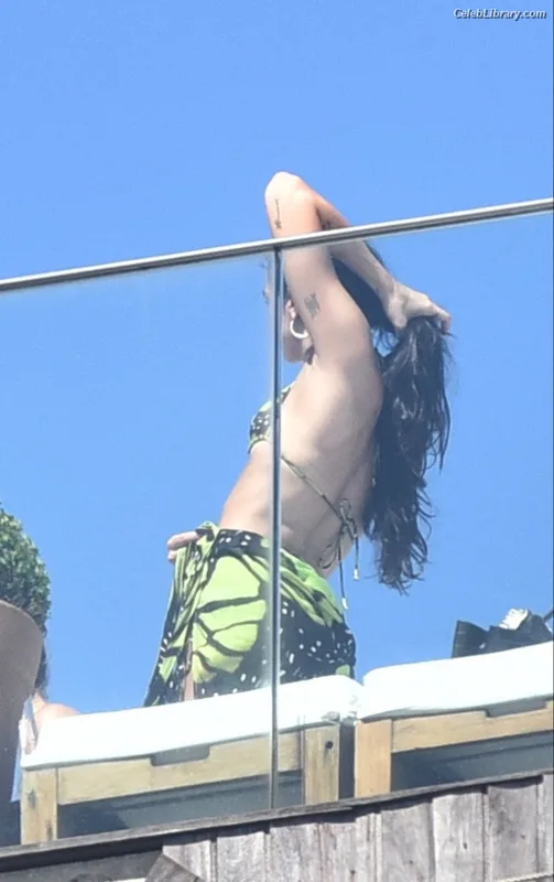 Dua Lipa photo 7 of 7804