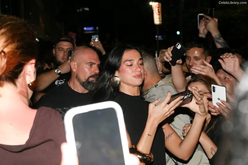 Dua Lipa photo 19 of 7804