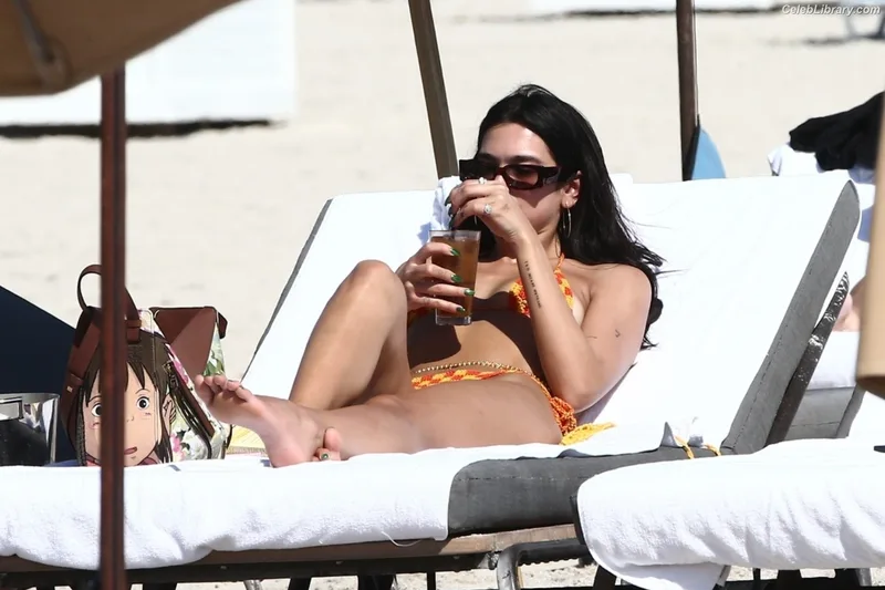Dua Lipa photo 23 of 7804