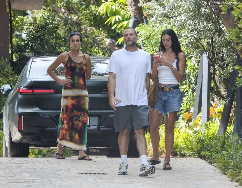 Dua Lipa photo 20 of 7804