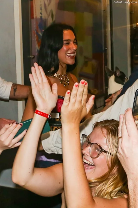 Dua Lipa photo 4 of 7804